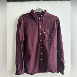 Men’s Levi’s button down - Medium